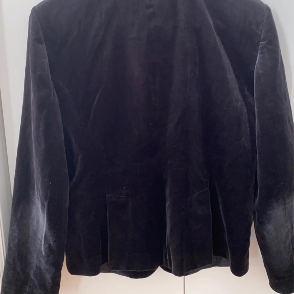Blazer - Picture 4 of 4